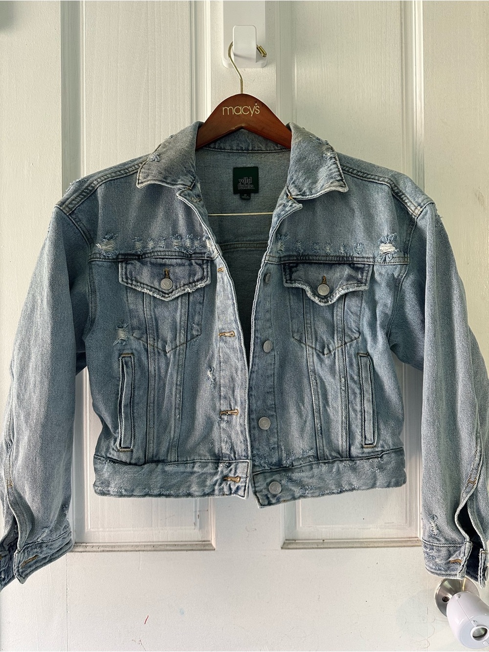 🌻 Wild Fable Light Wash Distressed Denim Jacket 🌻